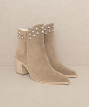 Load image into Gallery viewer, All American Pearl-like Studded Collar Booties
