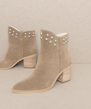 Load image into Gallery viewer, All American Pearl-like Studded Collar Booties
